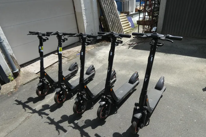 5x OKAI ES400A Profi E-Scooter
